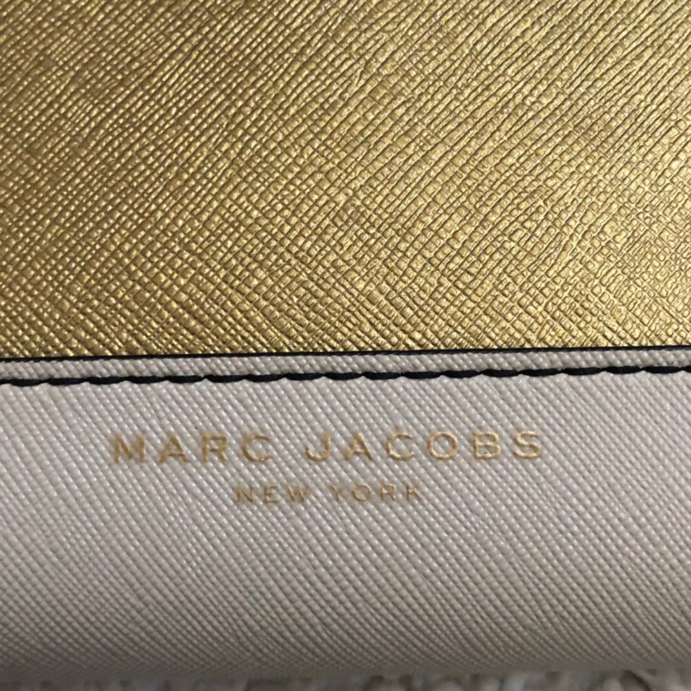 NWOT Marc Jacobs leather zip Wristlet/iPhone - Picture 3 of 8